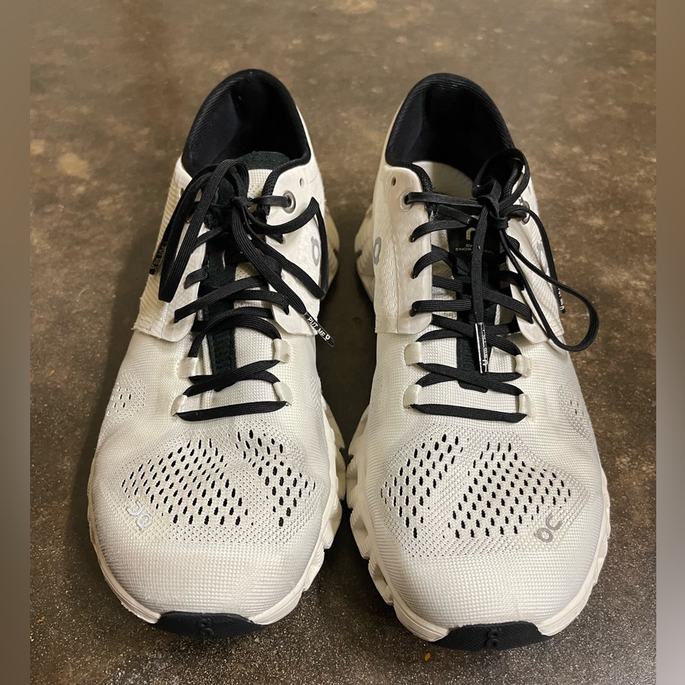 Women’s OnRunning Cloud X — Size 8